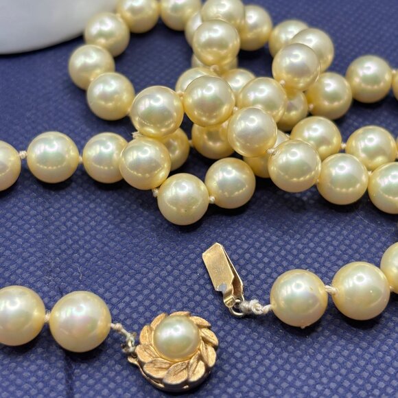 Vintage Majorica Pearl Necklace 22" Timeless Elegance From Spain 9mm Silk Knots - Picture 2 of 12